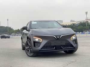 VINFAST VF7