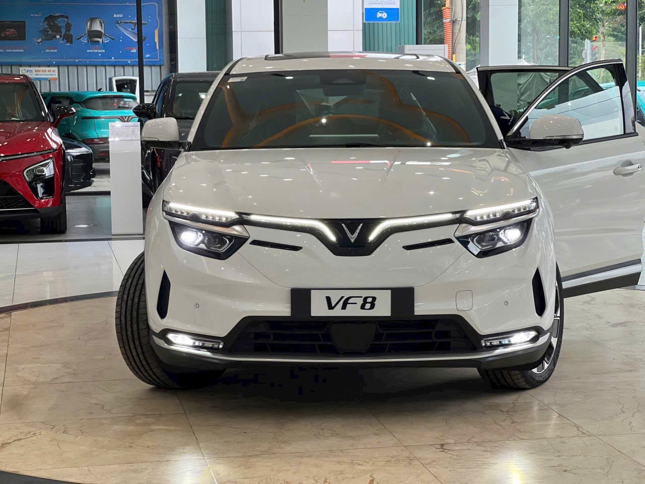 VINFAST VF8